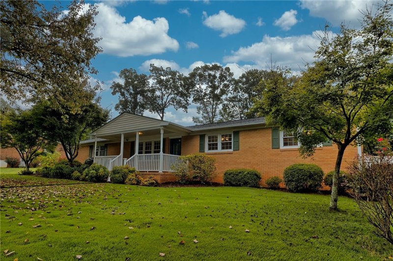 Property image 3 at 301 Kingsberry Drive, Easley, SC 29642