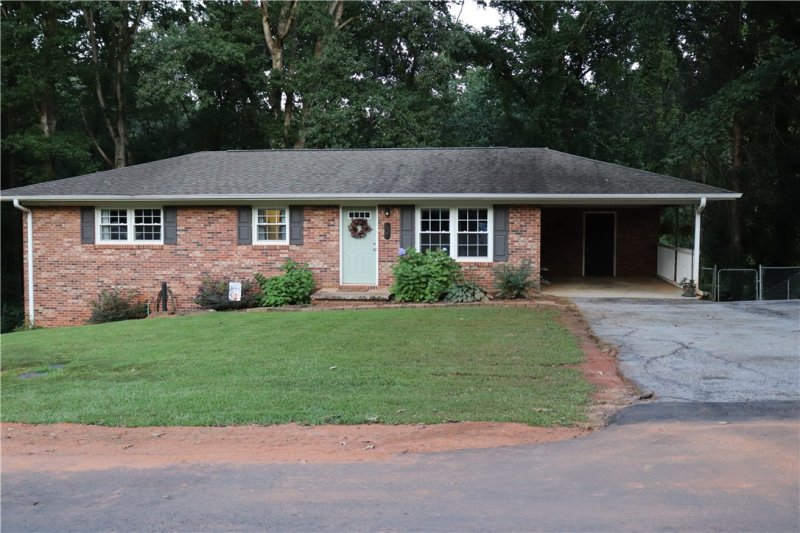 307 Forest Acres Circle