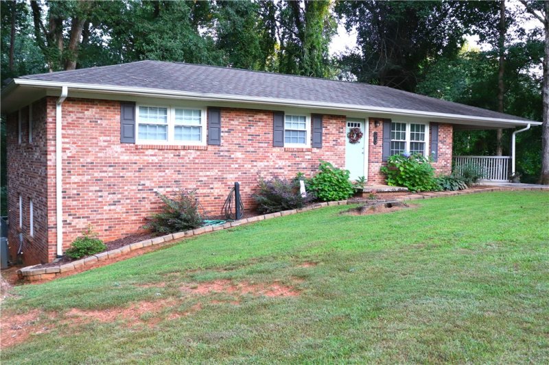 Property image 2 at 307 Forest Acres Circle, Walhalla, SC 29691