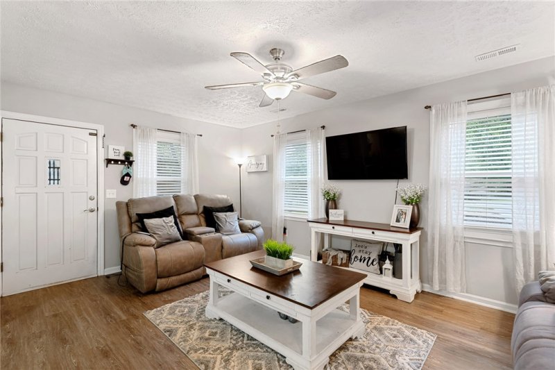 Property image 3 at 36 Charterhouse Avenue, Piedmont, SC 29673