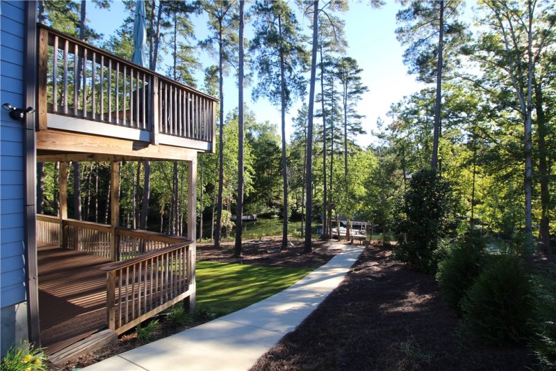 Property image 3 at 211 Bimini Drive, Seneca, SC 29672
