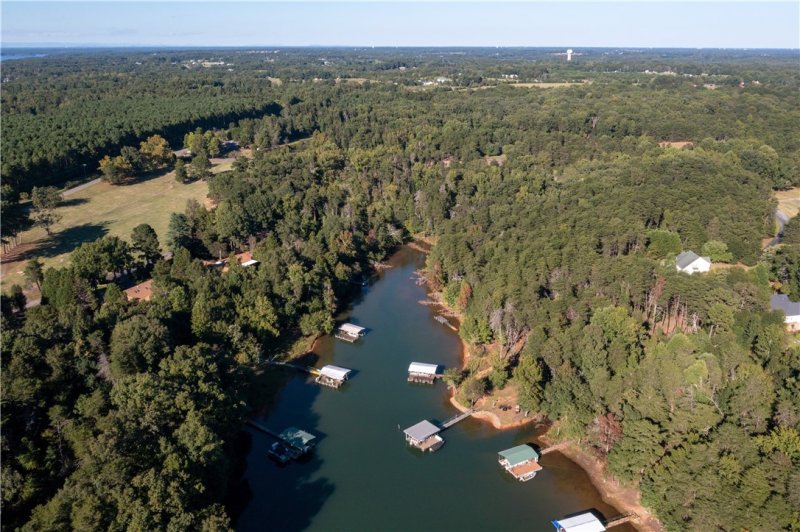 Property image 3 at 304 Lakefront Drive, Anderson, SC 29626