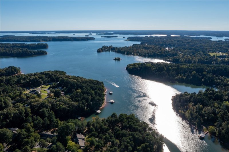 Property image 5 at 304 Lakefront Drive, Anderson, SC 29626