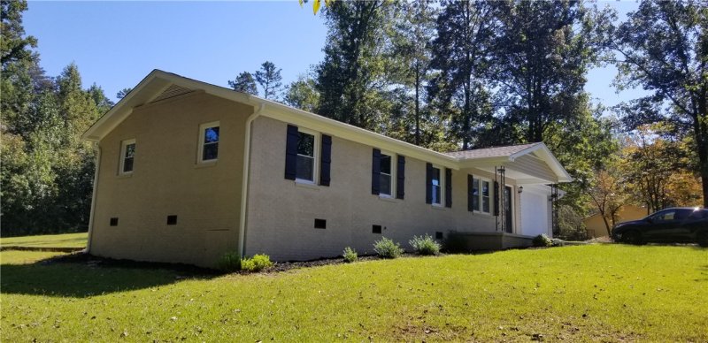 Property image 2 at 701 Longforest Drive, Seneca, SC 29672