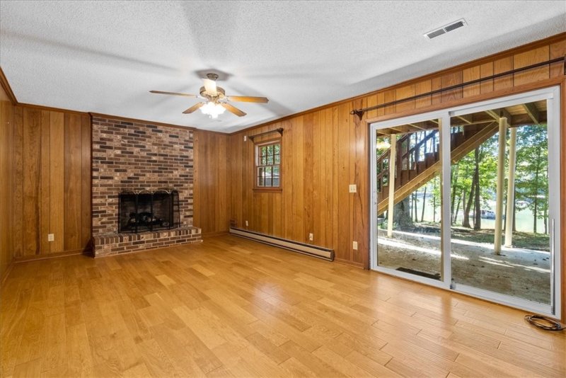 Property image 3 at 8006 Longshore Avenue, Seneca, SC 29672