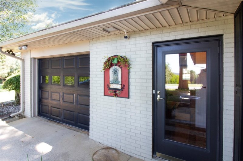 Property image 4 at 300 Edgewater Drive, Anderson, SC 29626