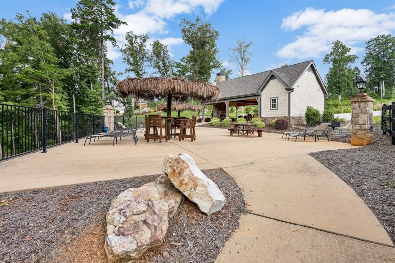 Property image 3 at 612 Crooked Trace Lane, Seneca, SC 29672