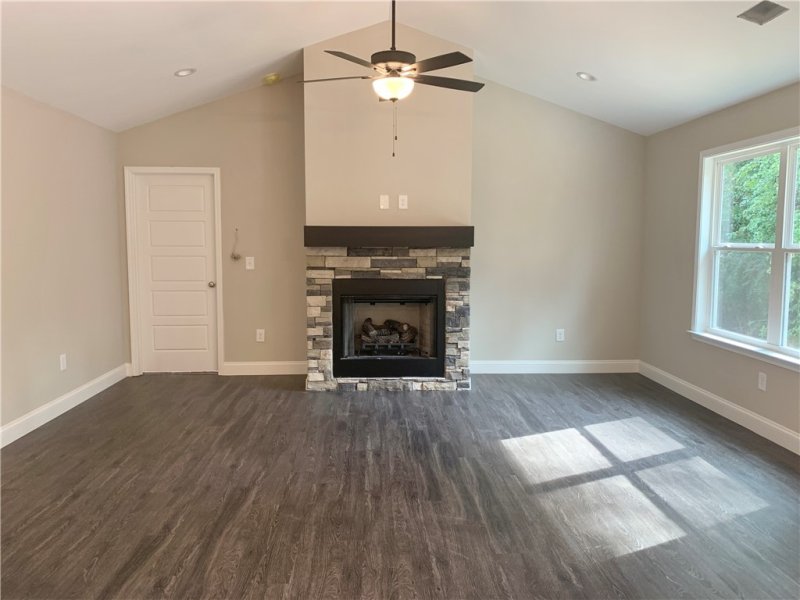 Property image 4 at 403 Greenview Court, Westminster, SC 29693