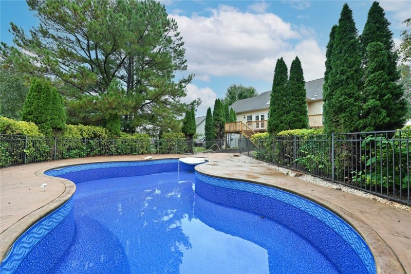 Property image 2 at 323 Ravens View Drive, Seneca, SC 29678