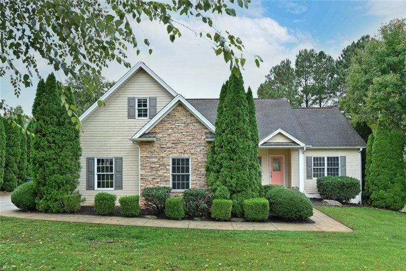 Property image 3 at 323 Ravens View Drive, Seneca, SC 29678