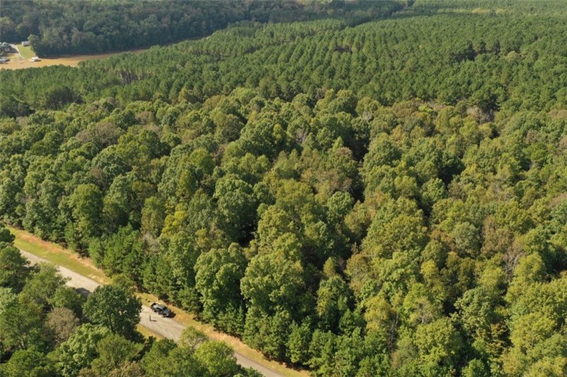 Property image 3 at 145 Waterside Drive, Iva, SC 29655