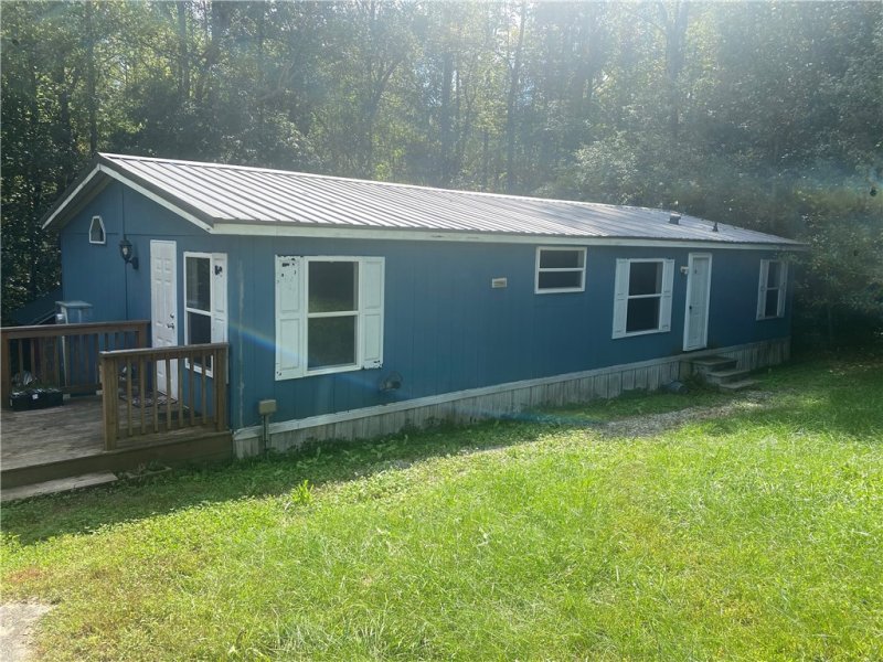 Property image 2 at 135 Sylvan Court, Easley, SC 29640