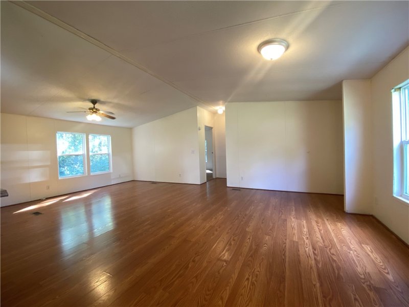 Property image 3 at 135 Sylvan Court, Easley, SC 29640