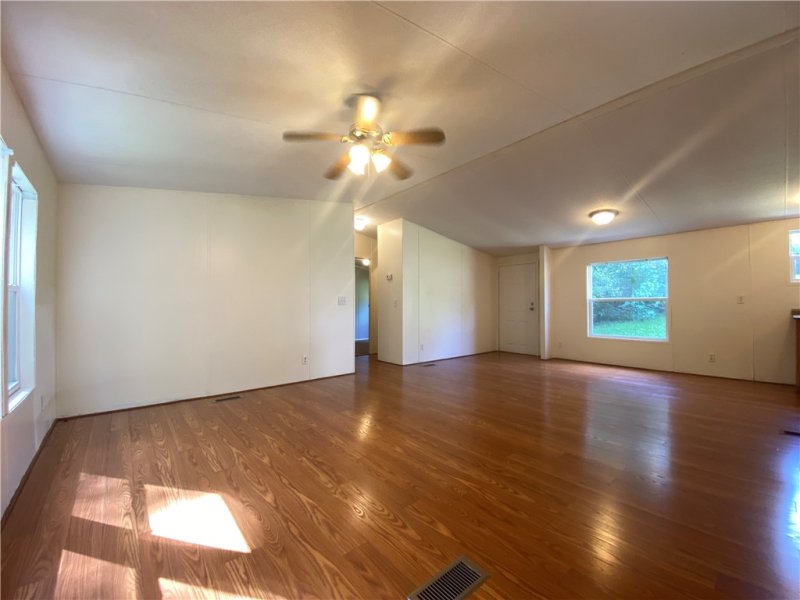 Property image 4 at 135 Sylvan Court, Easley, SC 29640